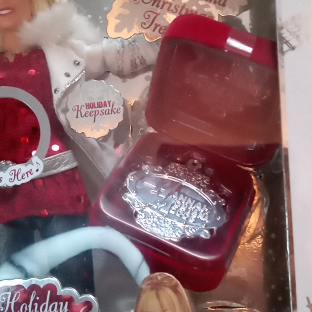 Hannah Montana 2008 Holiday Pop Star ⭐✨⭐ - Picture 7 of 12